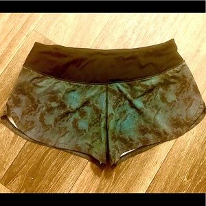 SOLD - Vuori Omni Performance Shorts M